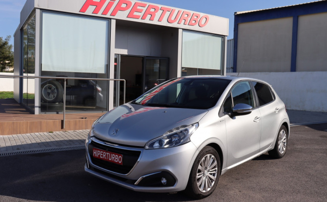Peugeot 208 1.6 HDI BLUE STAYLE