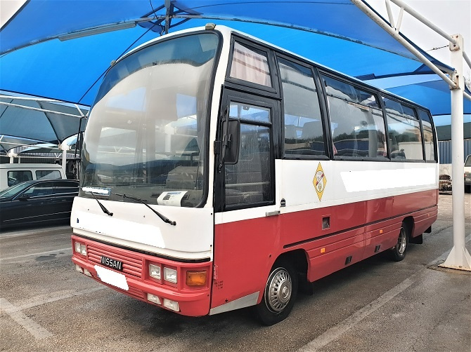 Nissan 100 70/6D ( 29 Lugares )